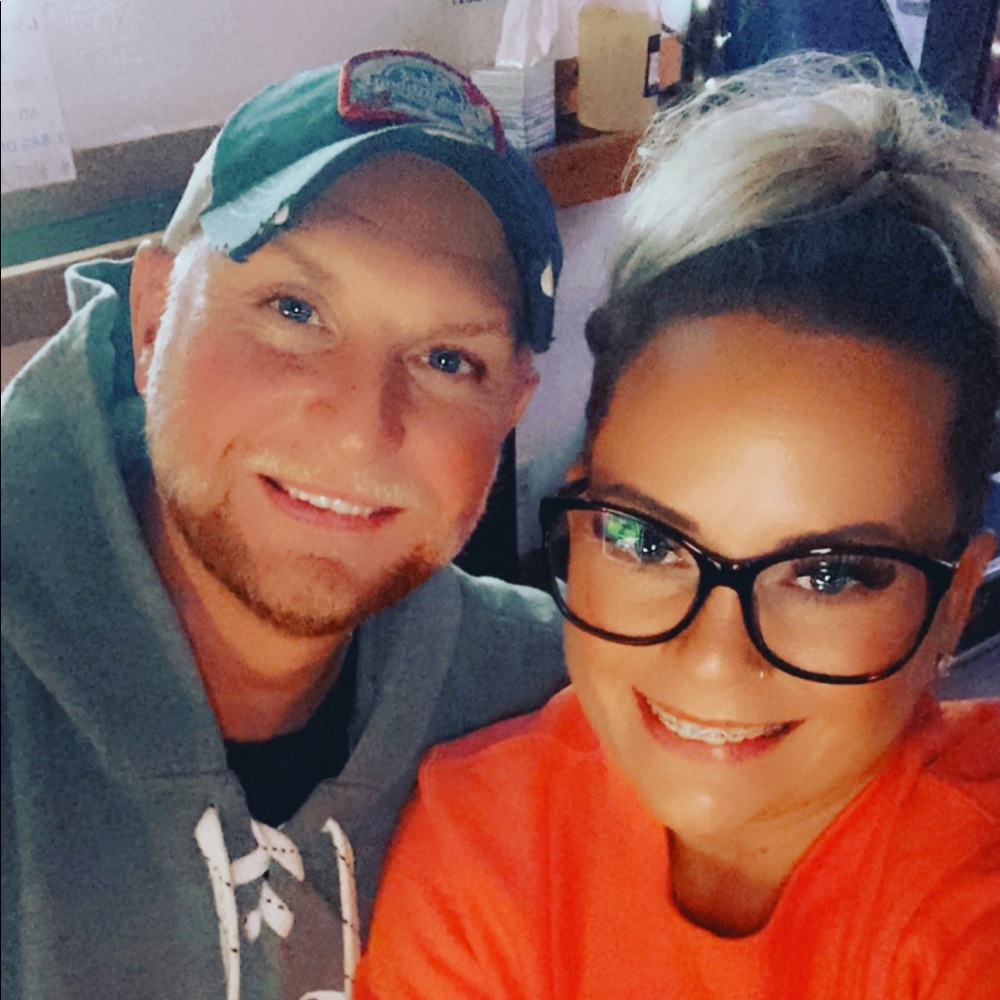 Meet your POSHER!! Hi I'm Sharon!